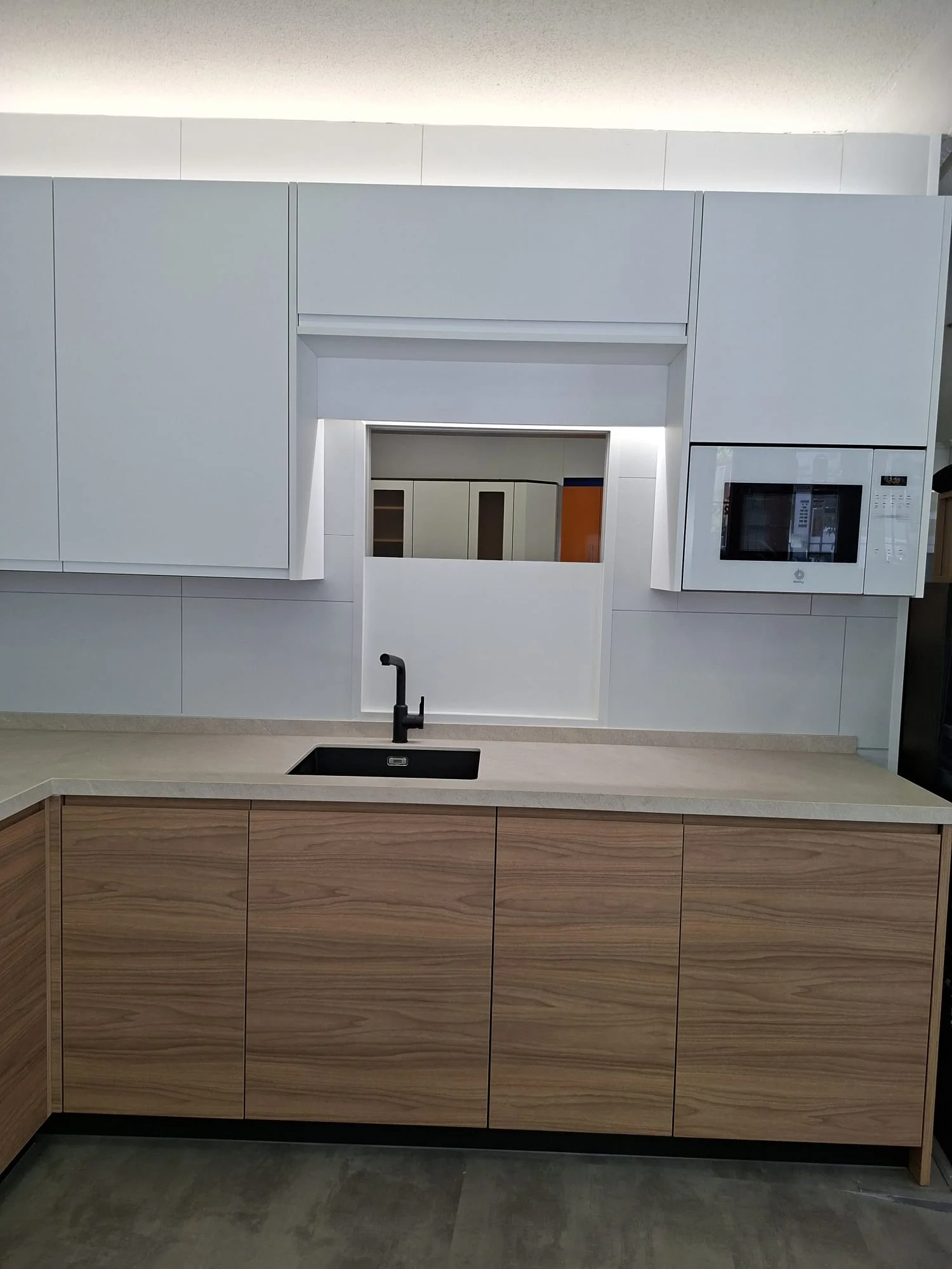 Cocina con máxima capacidad interior instalada en Madrid